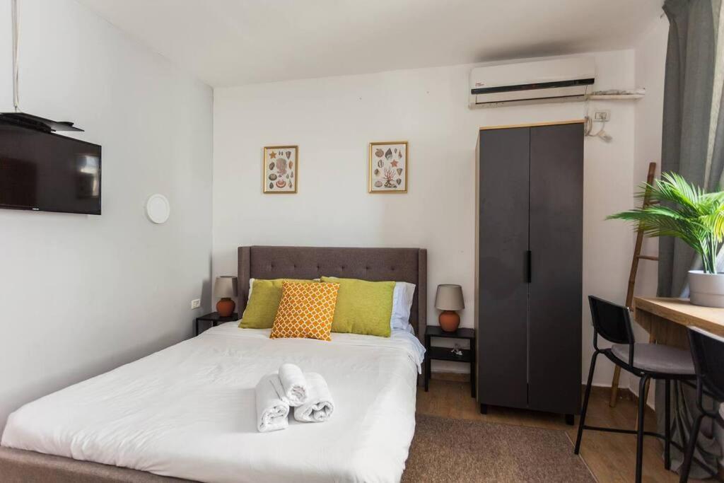 Apartment New Perfectly Located Cozy Studio 2 Minutes To Sea #112 *
